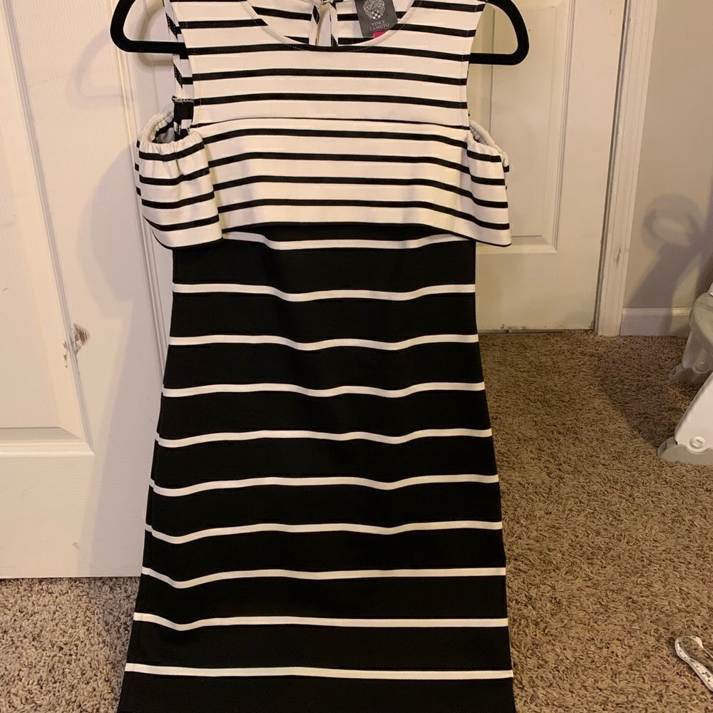 Vince Camuto Cold Shoulder Dress White and Black Striped Keyhole back - Picture 11 of 11